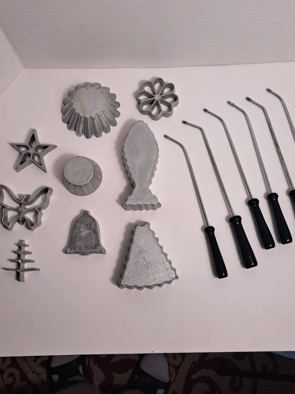 Hirco Party Patty Shells & Mold Holiday 9 Molds with 6 Handles & Recipe Handbook